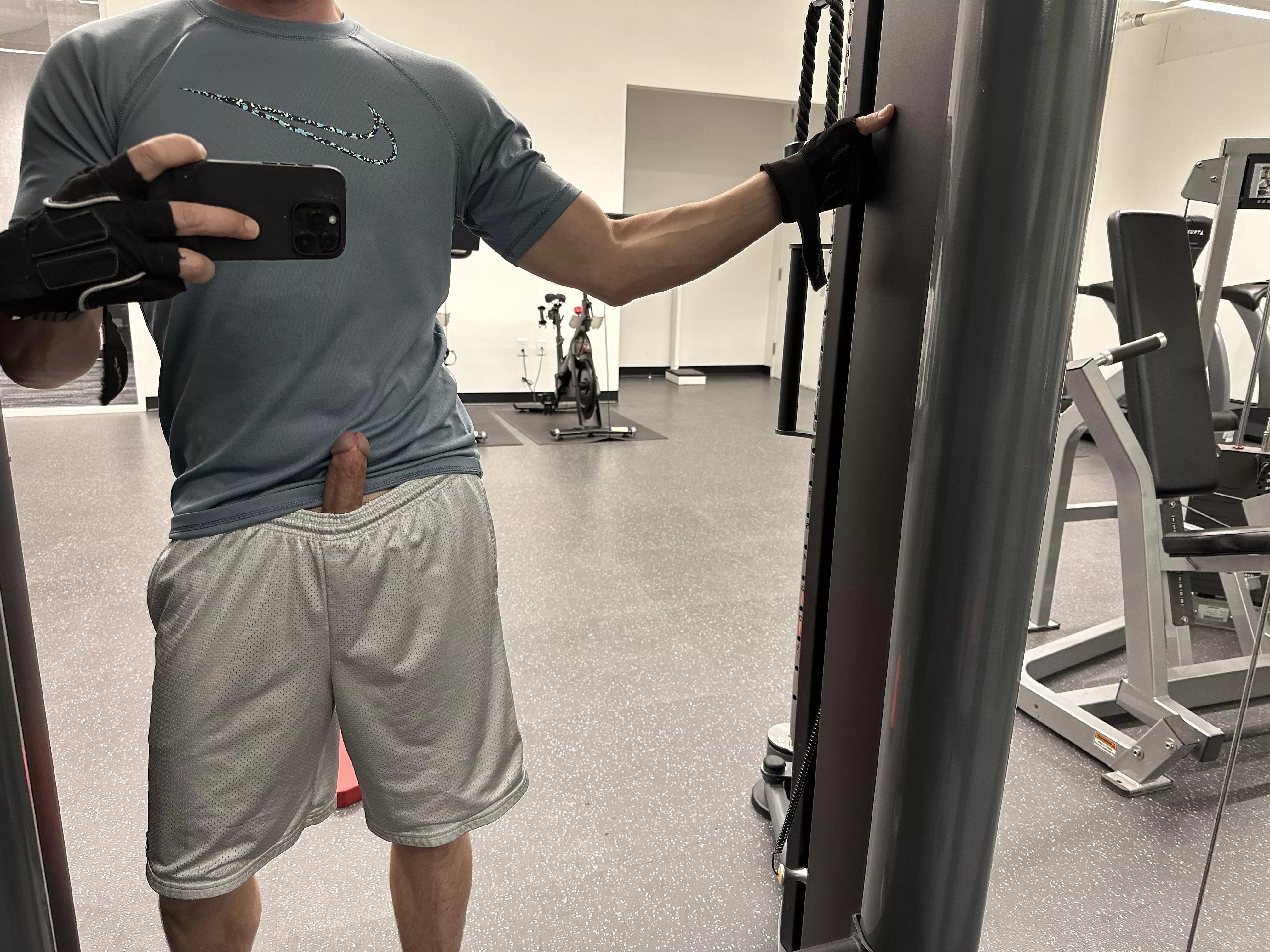 Hot sweaty gym dick