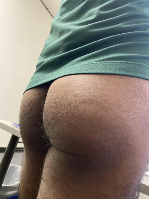 How’s my small ass look?