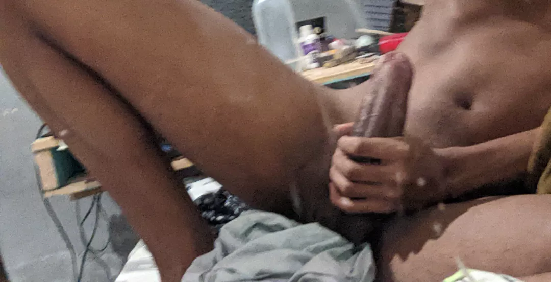 I need to cum, someone help me?
