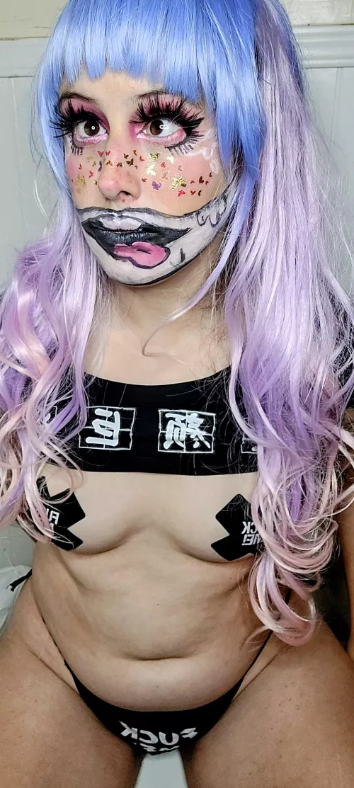 I'm finally showing my face! well kinda lol