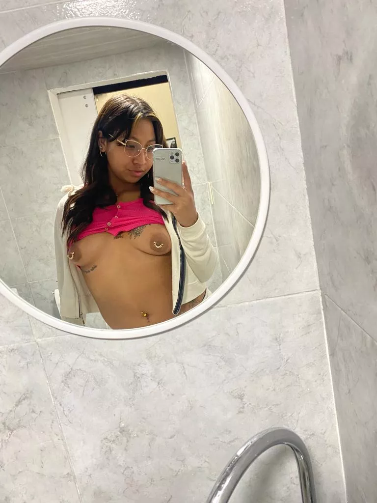 im in love by showing my body