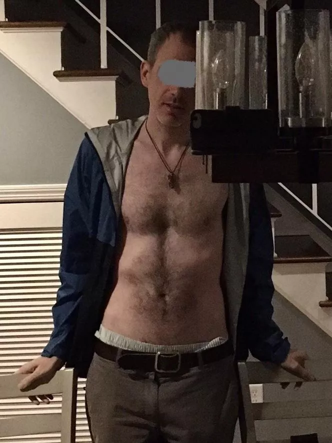 Is this more sexy/artsy or creepy? Hoping for the former but either way i think my chest hair kinda pops, ha.