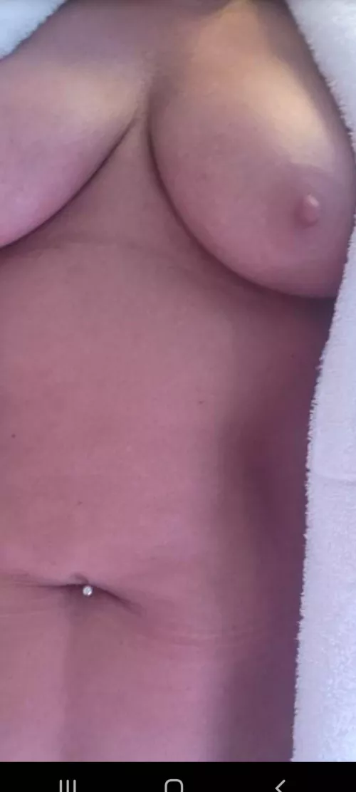 just felt like sharing my wifes pic😎