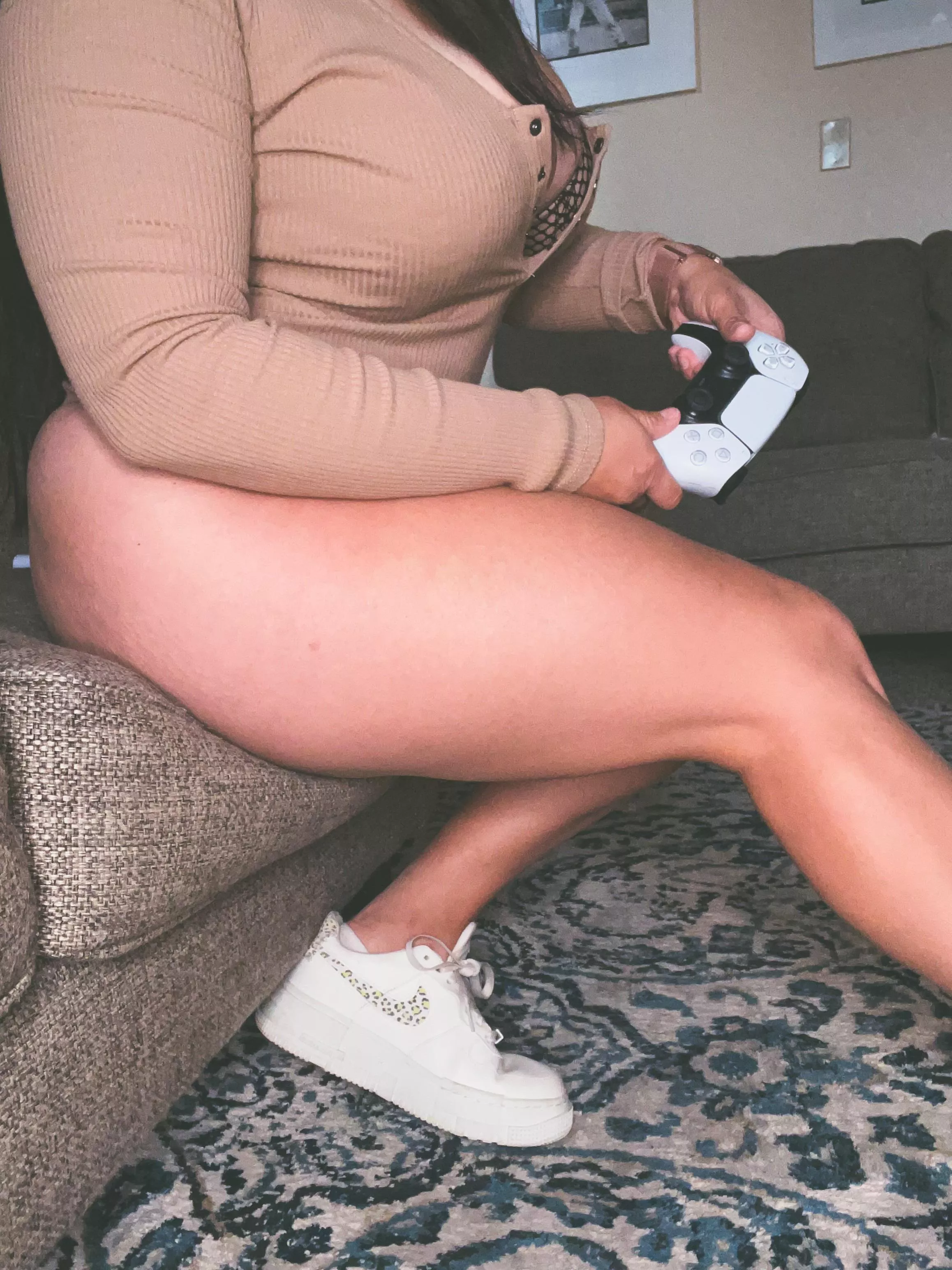 Longs legs like to play