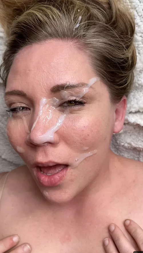 Mommy got a thick load 💦