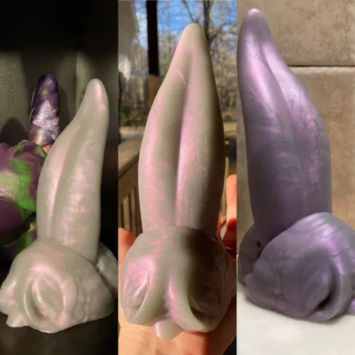 My colorshifting s/m Winston's Tongue is here and I GASPED! Check out the comments for a video of the colorshifting pigments. I LOVE HIM 😤