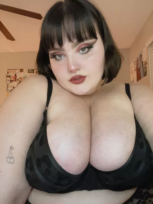 my tits need some cum on them