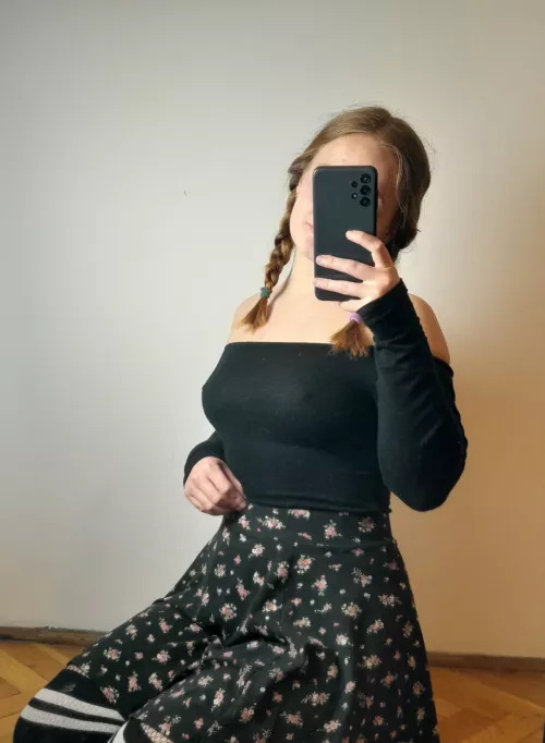 Off the shoulder tops are not friends with bras...