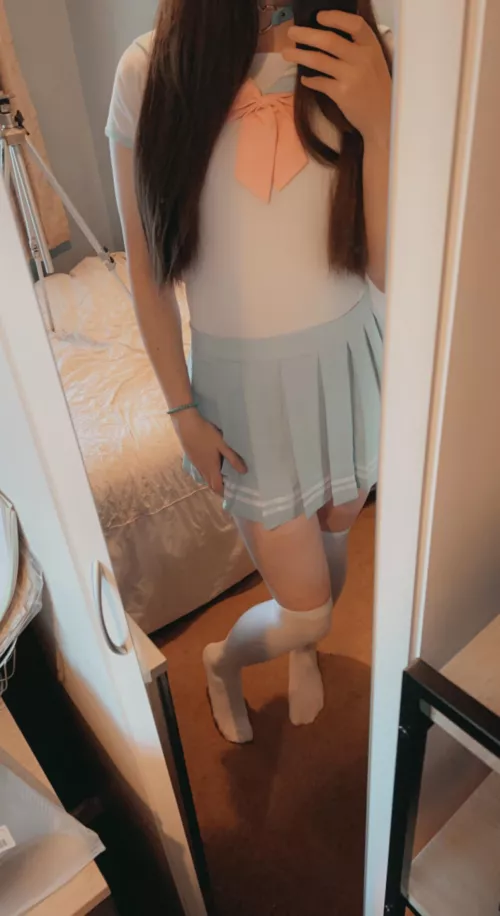 Omg this outfit is so cute in baby blue 😍