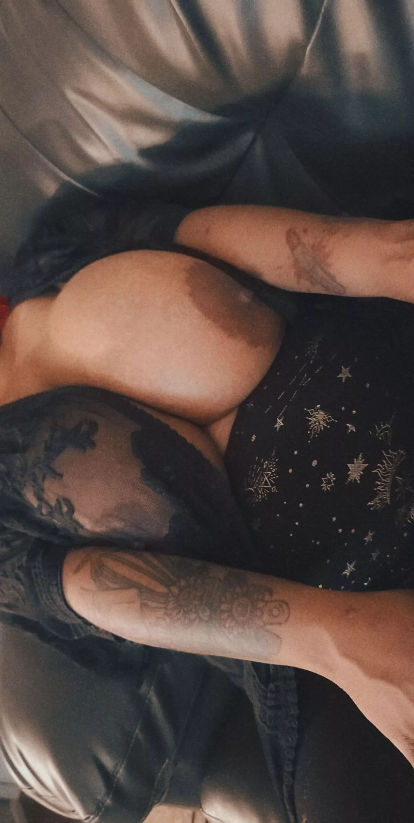 Peek a Boooo 😍🖤