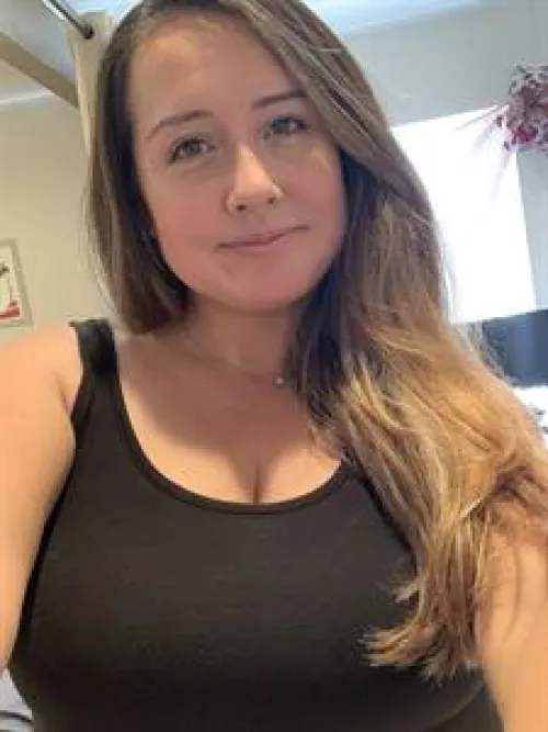 sammi 29 years old 3 kids