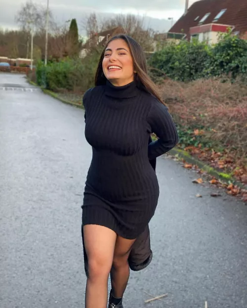 She likes her tight dress