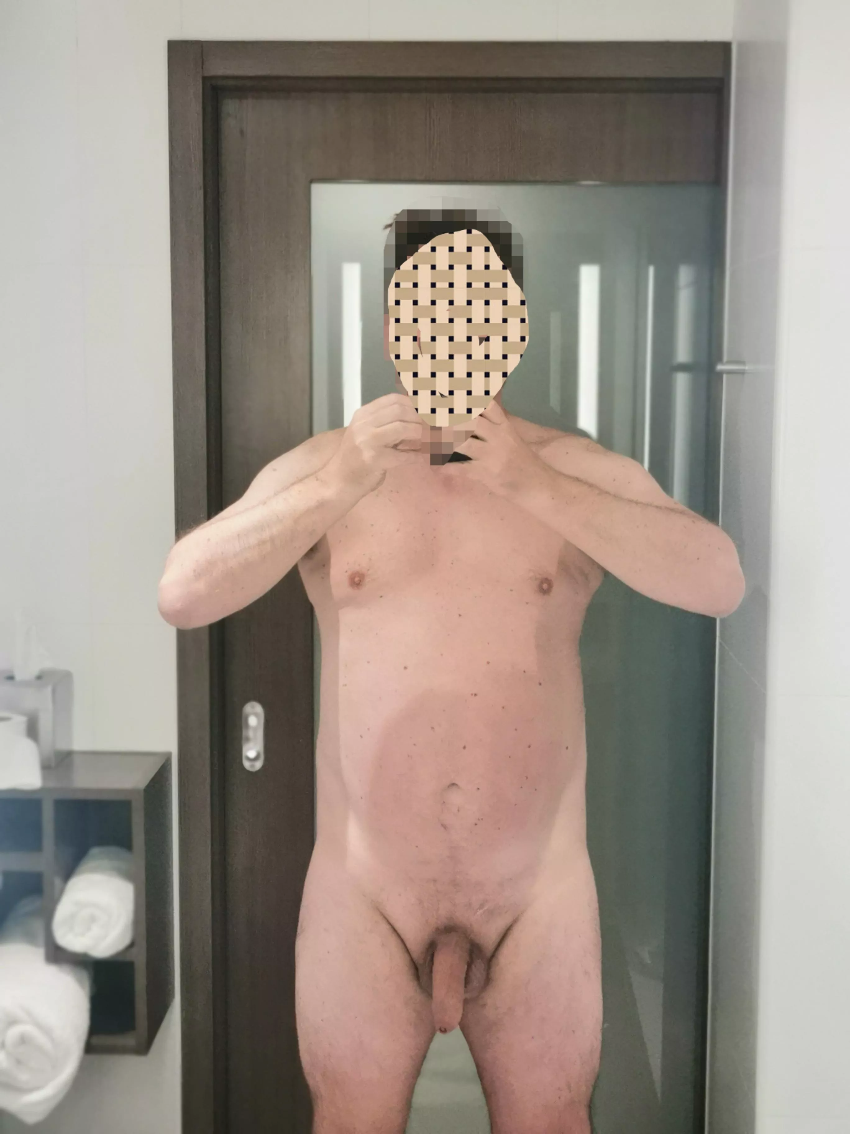 Standard hotel mirror shot. Dad 41