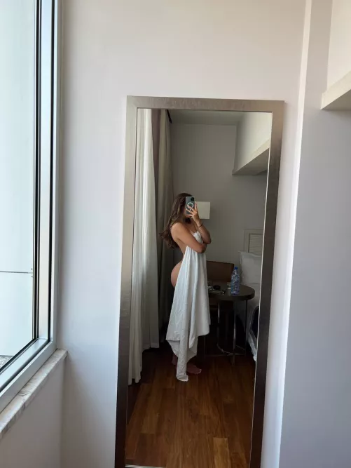 Such naked selfies cheers me up