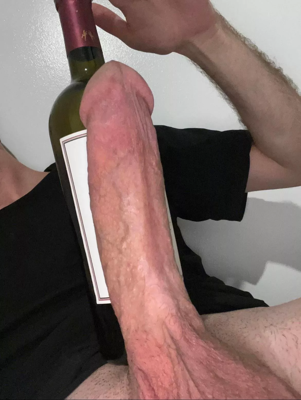 The classic wine bottle comparison 👀
