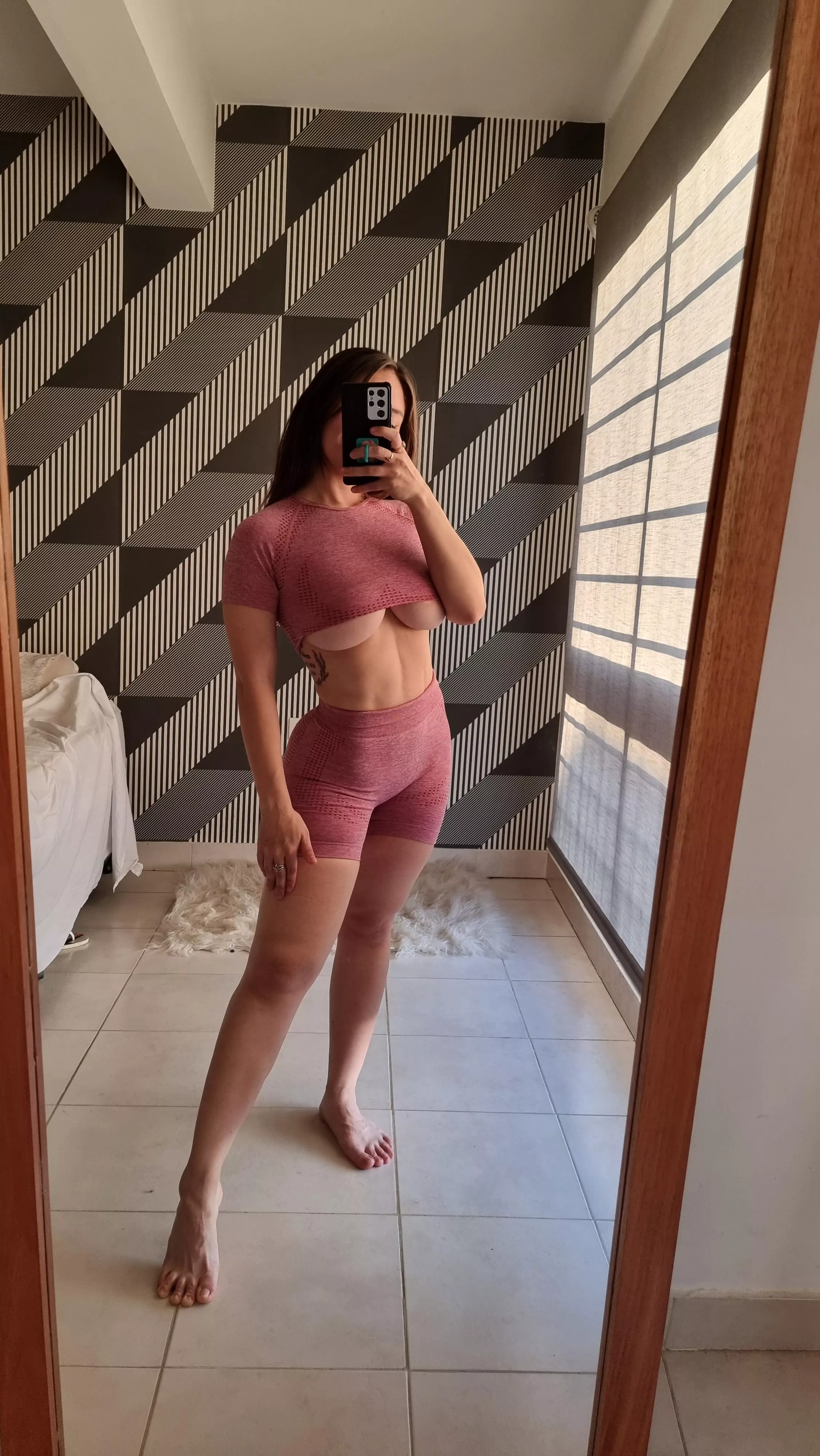 Too tight for my boobs🥵