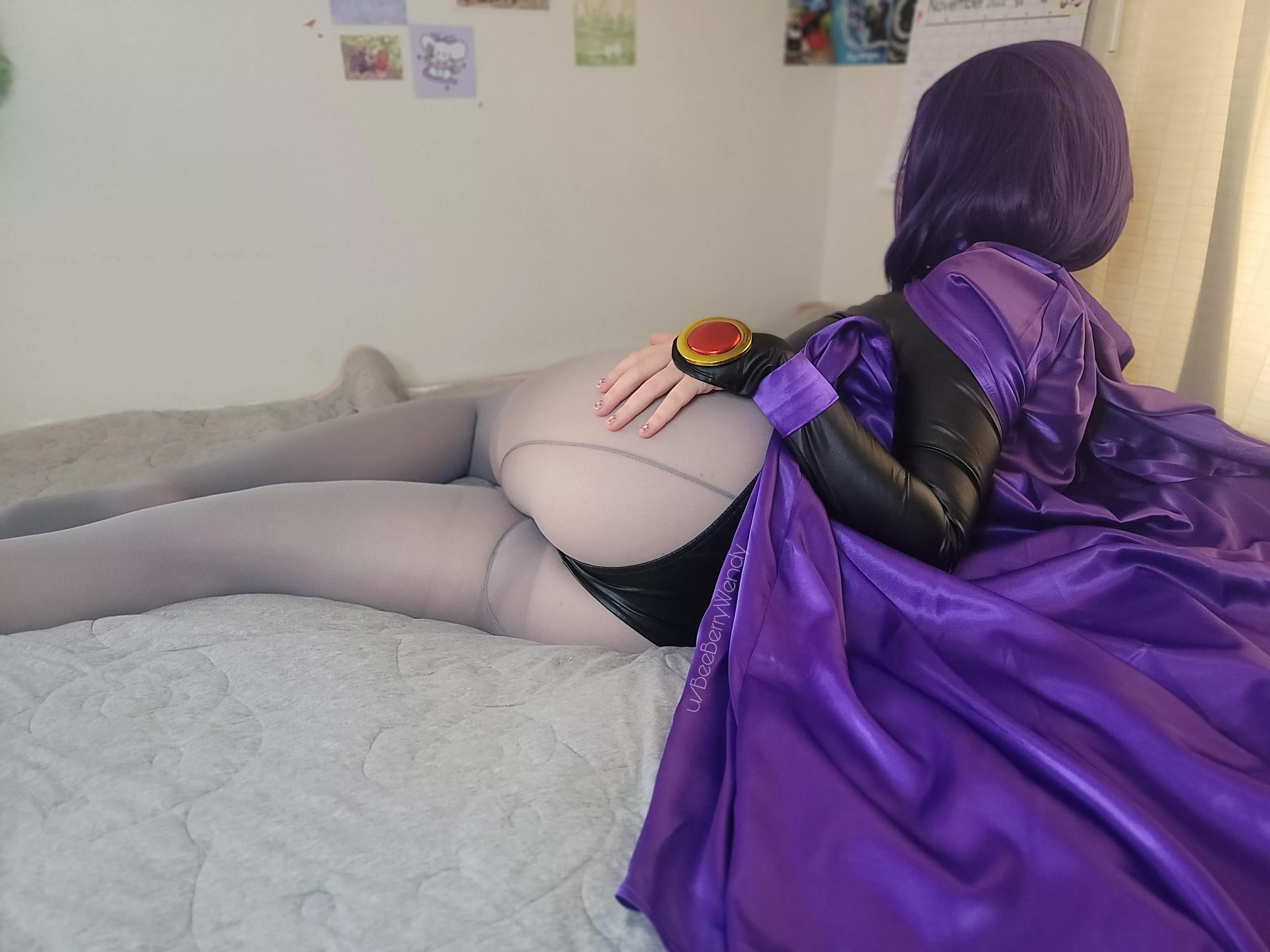 Trying on my new Raven cosplay [F]