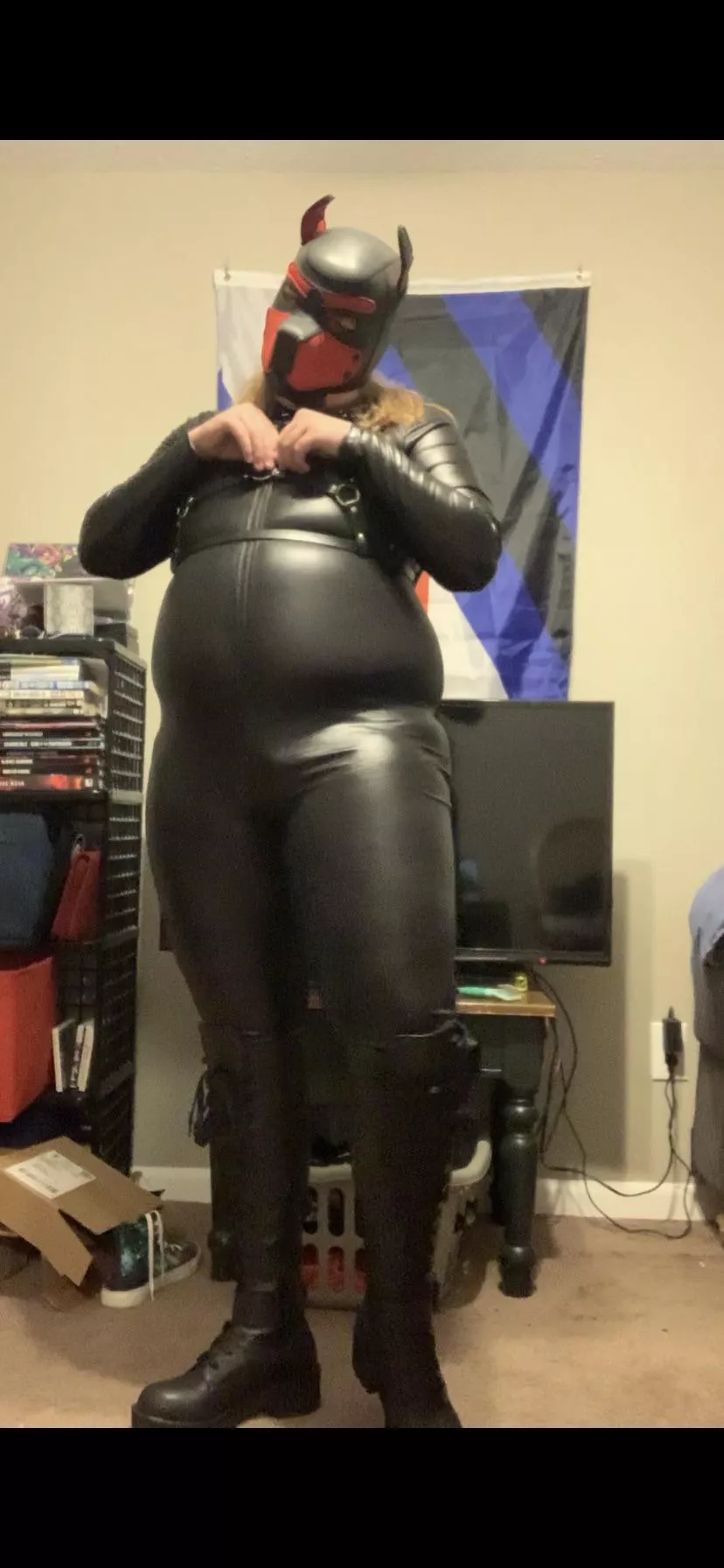 Wruff, Loving this bodysuit (she/her please<3)