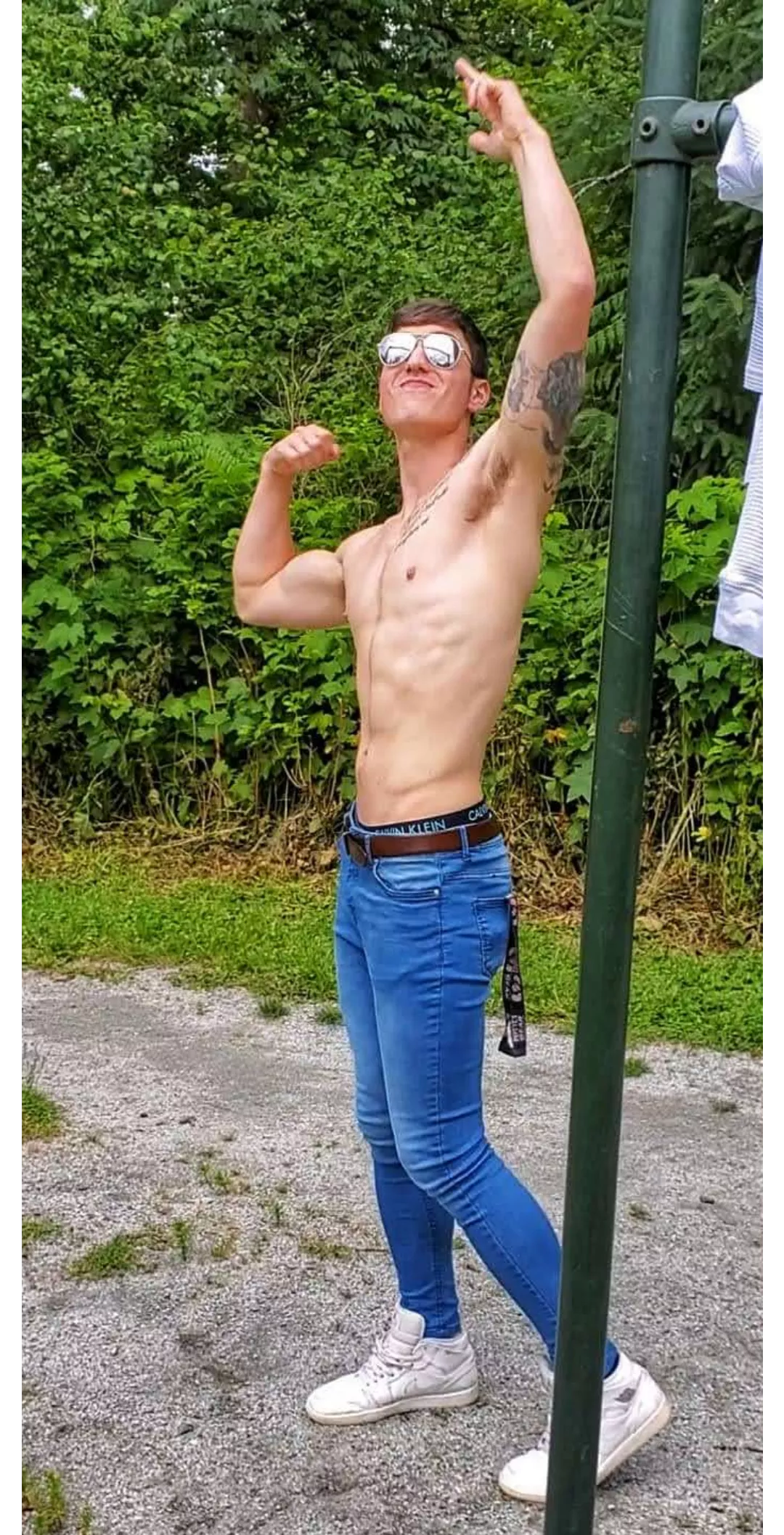 zyzz pose 😜, what's up !