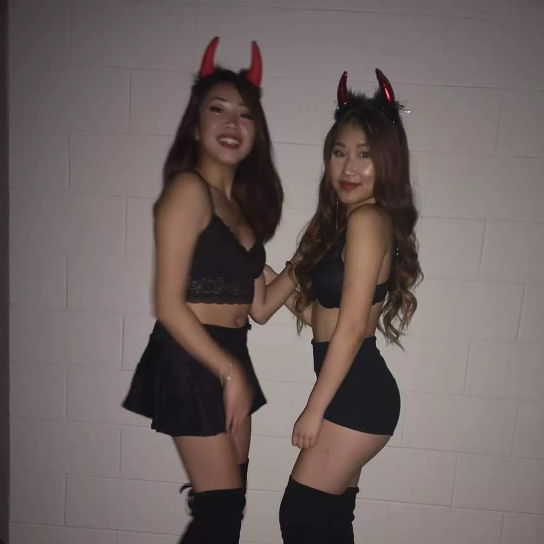 😈