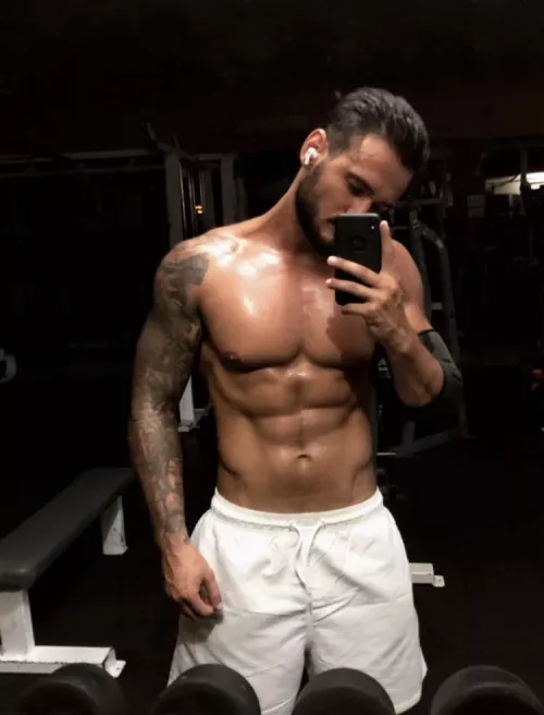 (27) alone at the gym.