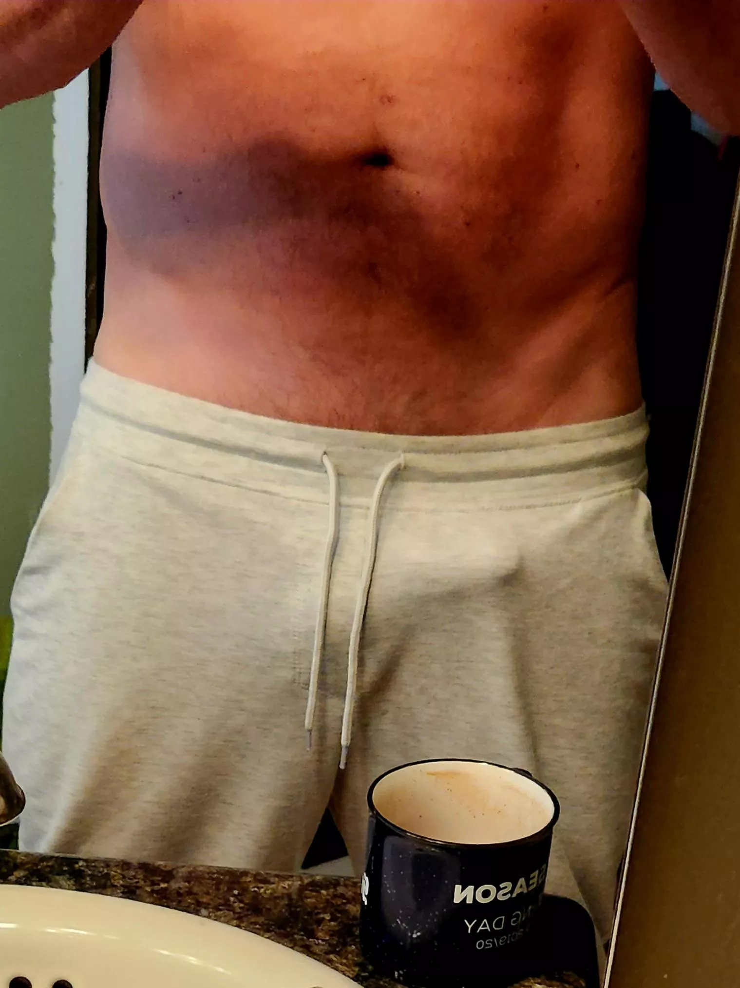 50 Male bull will be in Longview WA looking for a Hotwife.