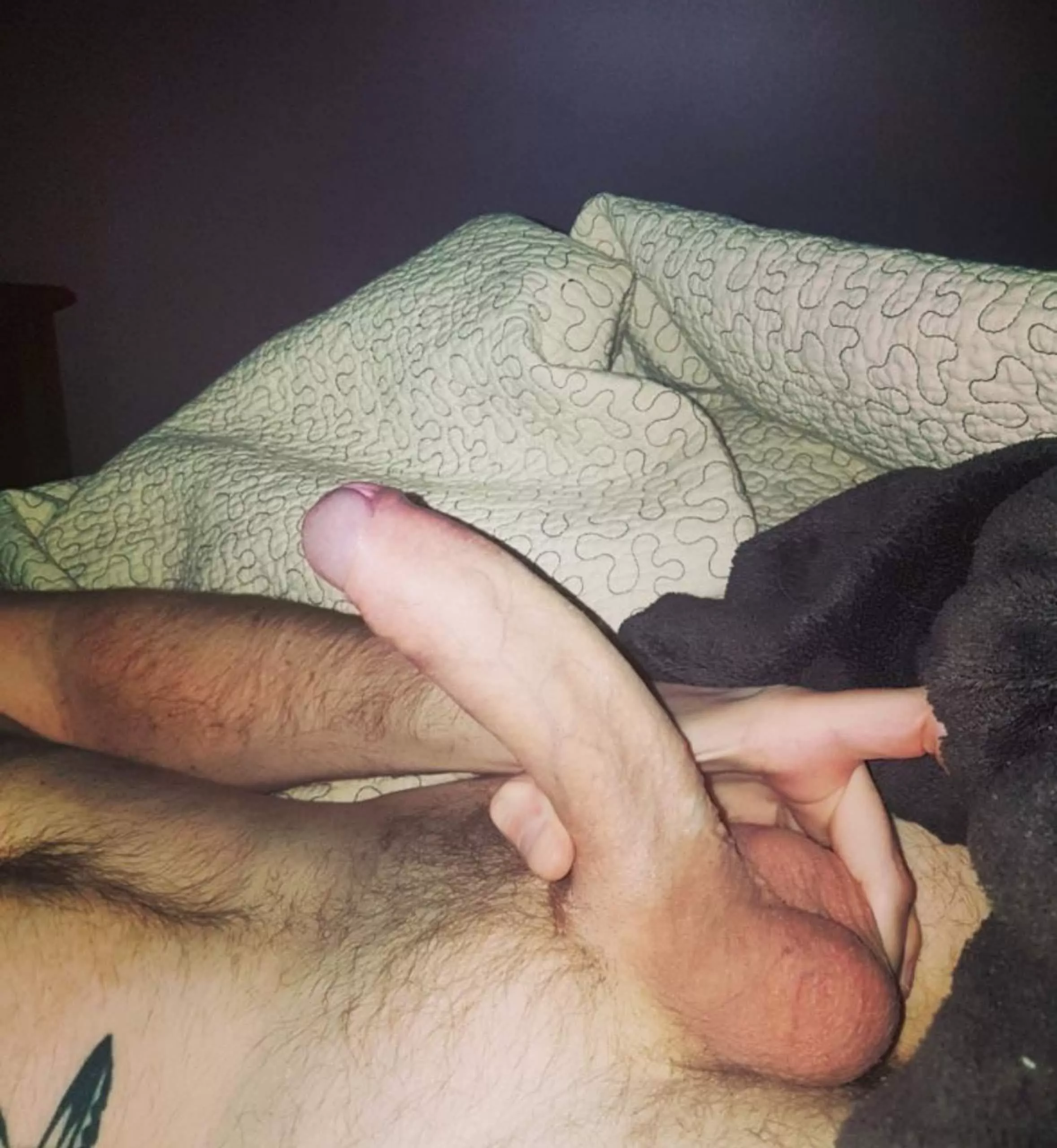 Any hot guys want to be the first to sit on my cock!