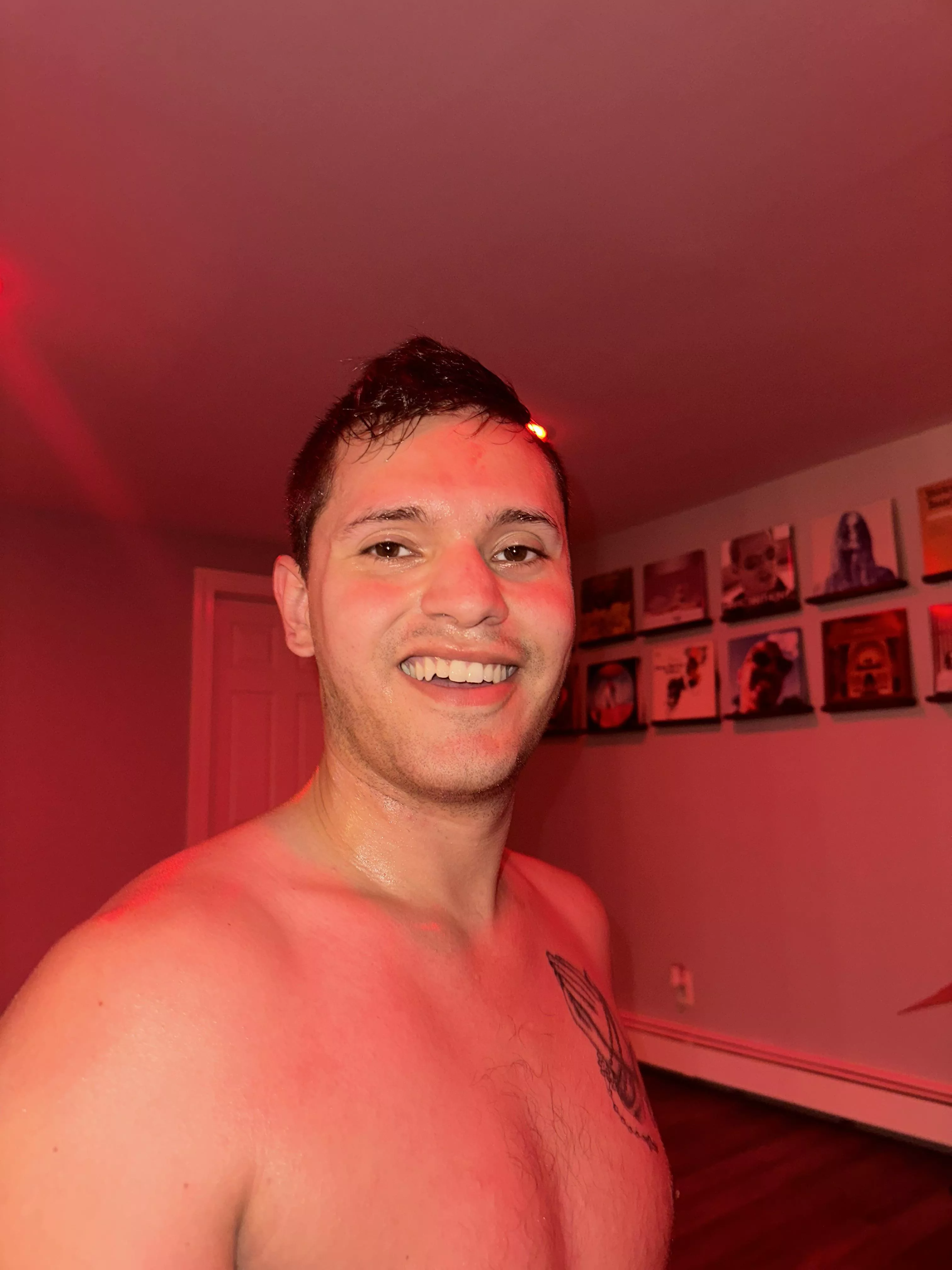 Been a while since I liked a photo of myself - been going thru a bit of a rough time. Felt genuinely happy the other night just dancing around