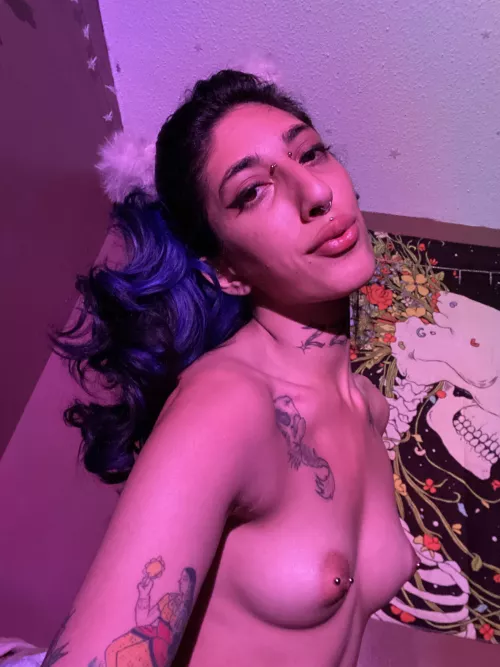 blurple hair and pretty titties 💕