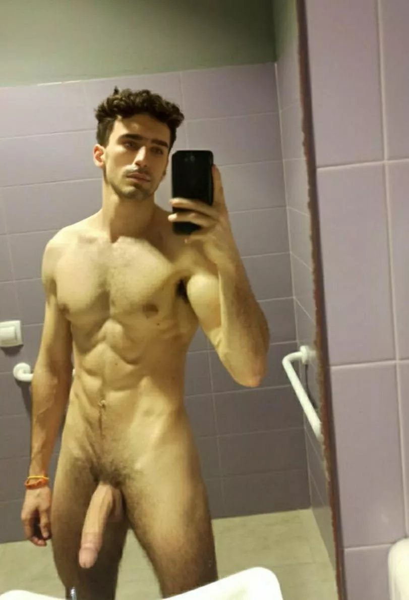 Blurry selfies are the best