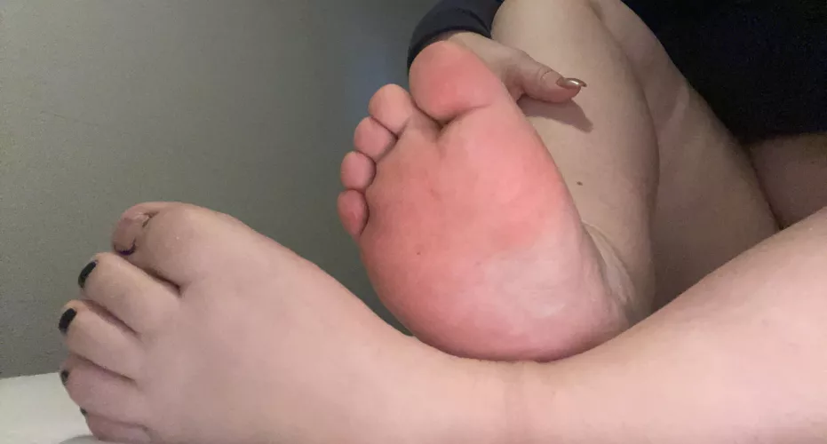 Can I rest my feet on you?