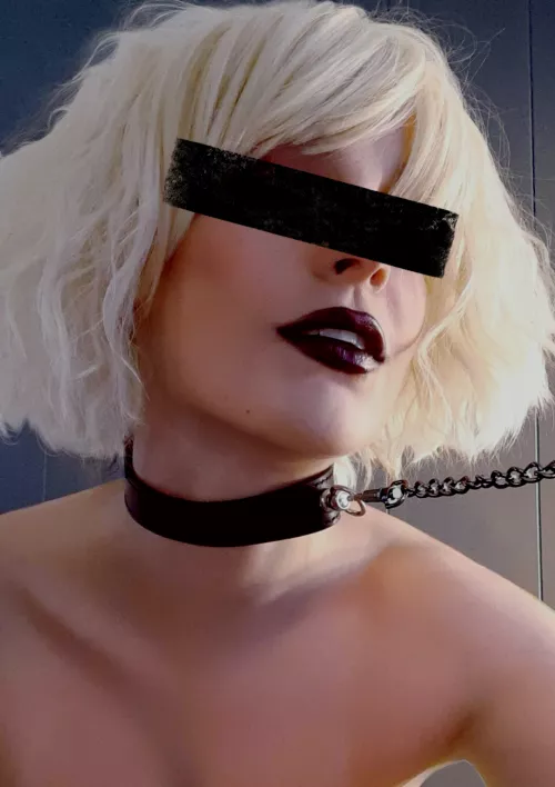 Care to pull my leash? 🖤