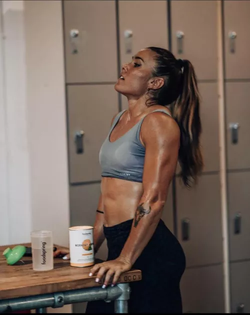 Damn those sweaty abs 🤤