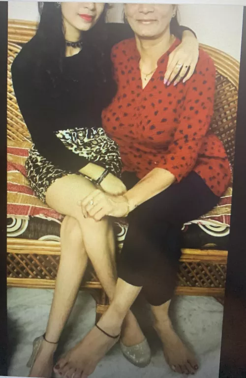 Desi Milf and daughter[f]….!!!😍😍😘Upvote for more ..!!😘😘