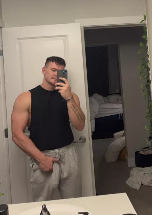 Everyone ready for grey sweats season?