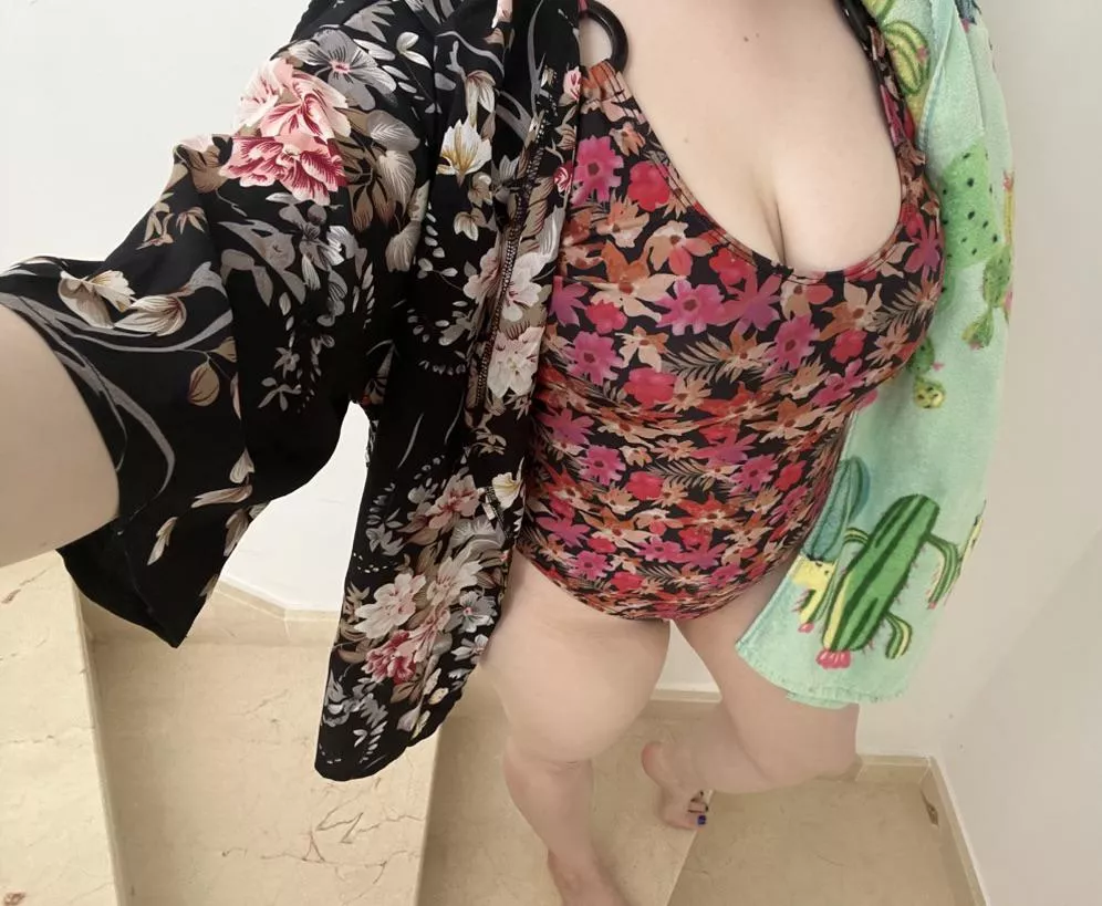 [F] Ready for the beach