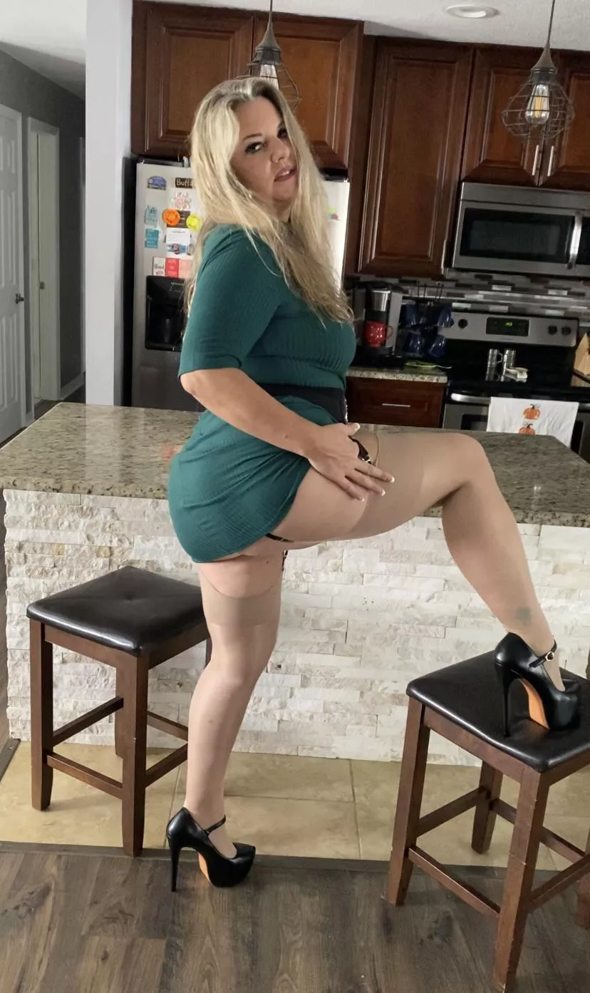 (F)50 the look I give when so horny. Let’s have some filthy fun