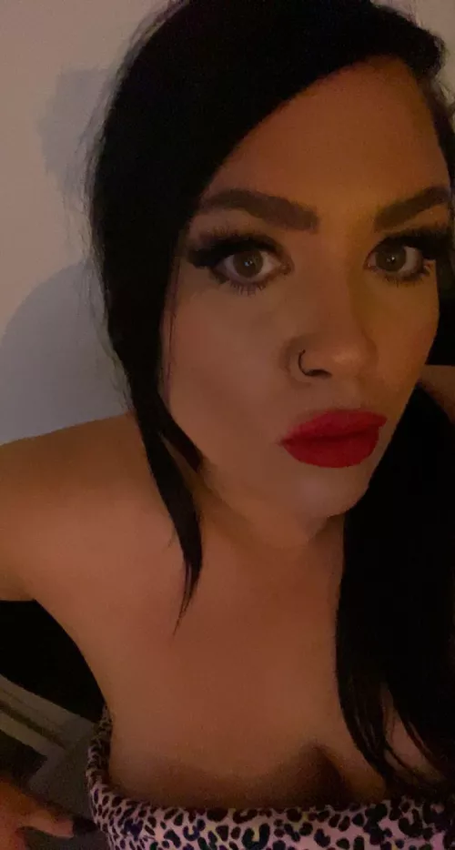 Femme Fatale make up look