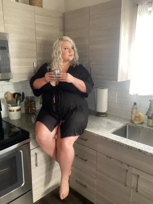 Good morning ☺️ Spread my legs and fuck me on the kitchen counter 😇?