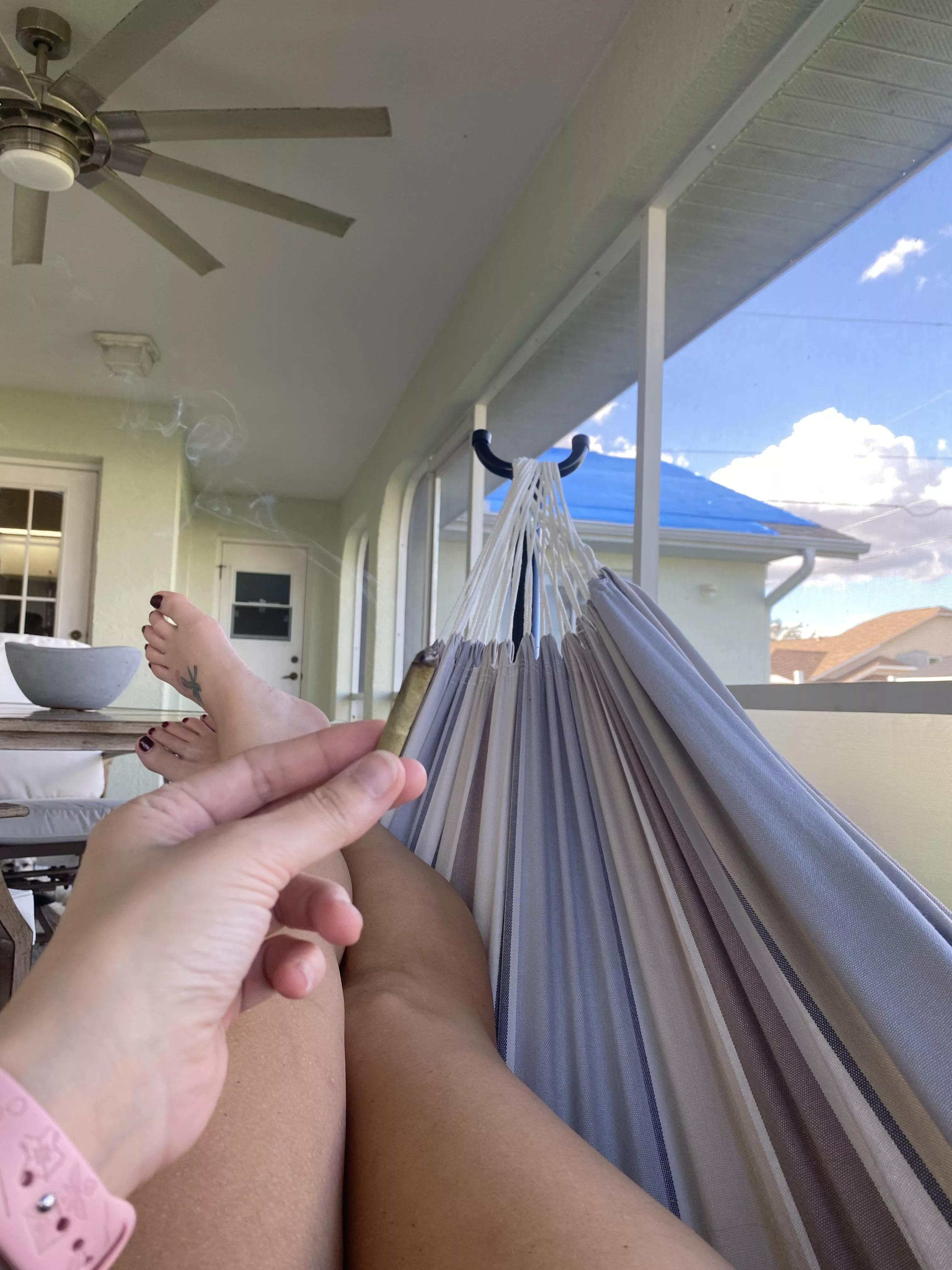 Hammocks and Weed go together so well. 😮‍💨🫶