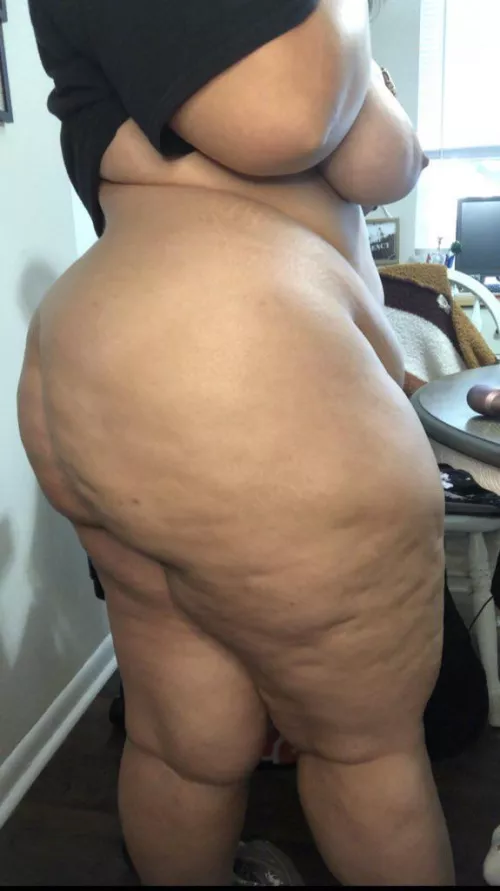 Happy Friday from your favorite Egyptian BBW