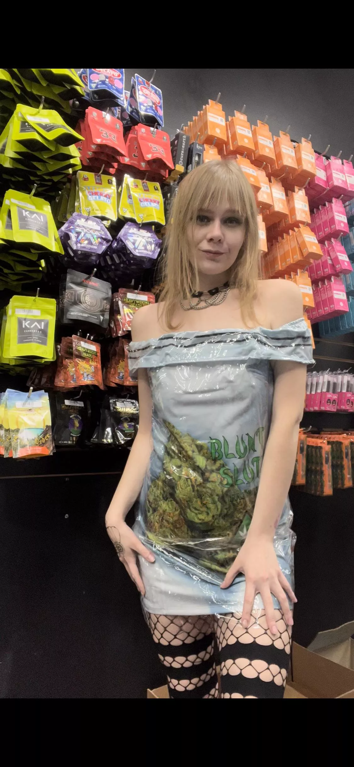 Happy Saturday from your favorite budtender ;p (f)