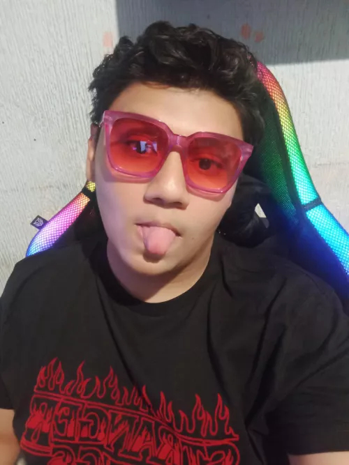 Hi Buddys, are you enjoying saturday?