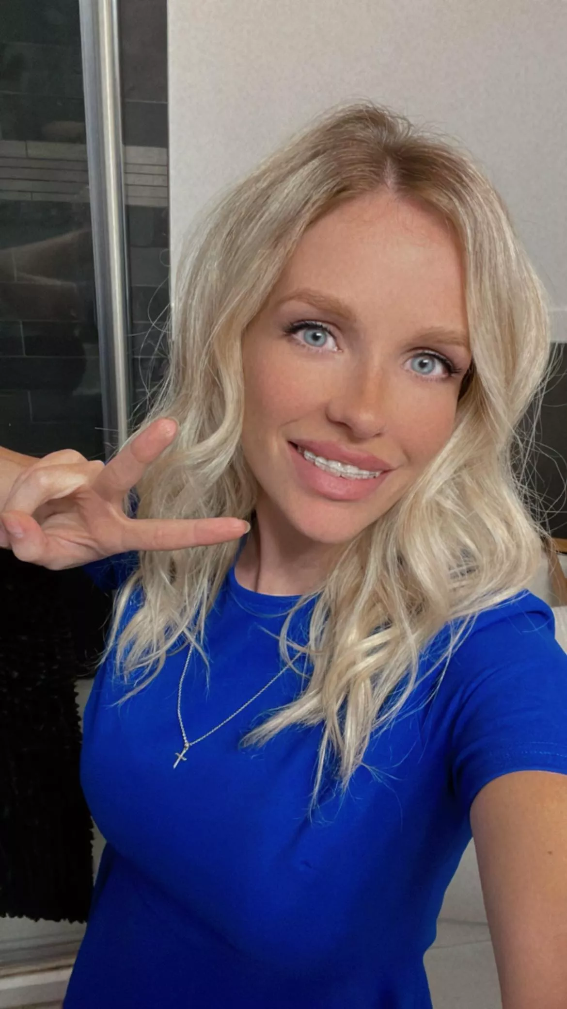 hi !Cum on my face 😉