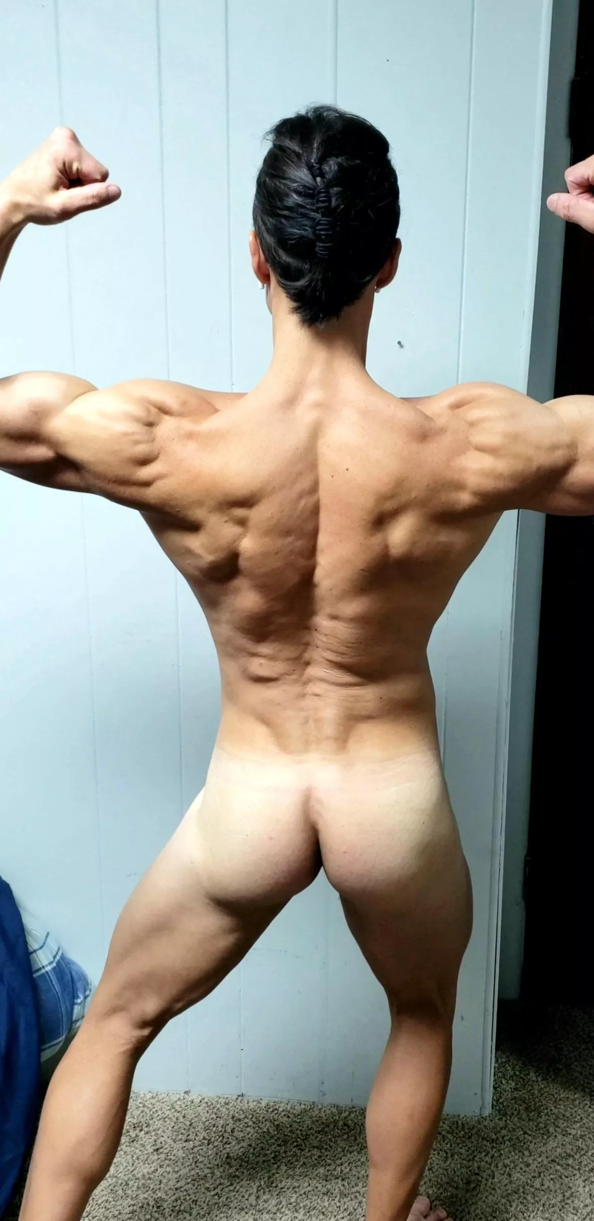 Hope you like my muscles and pale ass