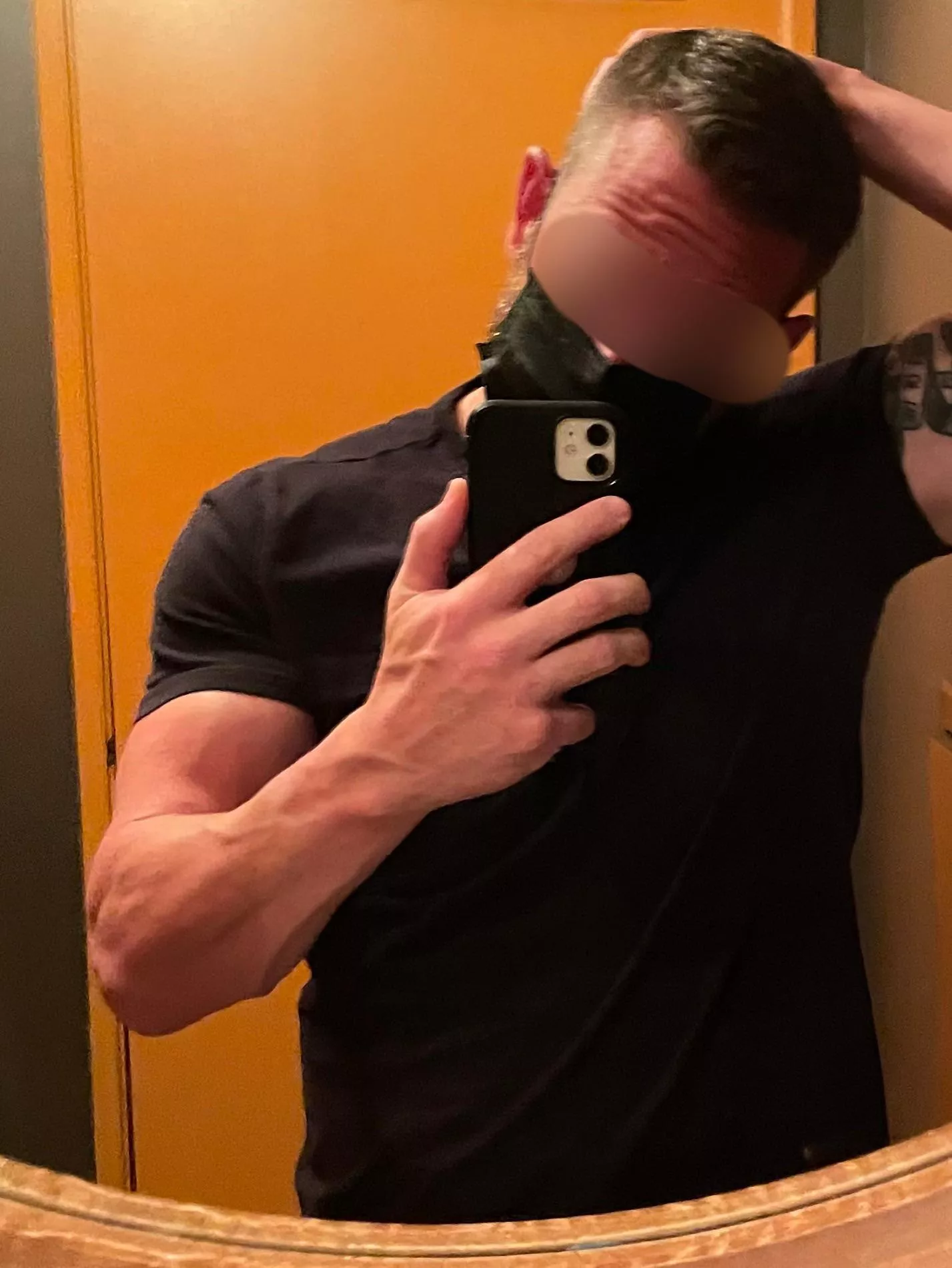 I always try to get to the dishes before my wife does…makes her day a little brighter and that deep scrubbing just keeps the forearms on point 👌🏻