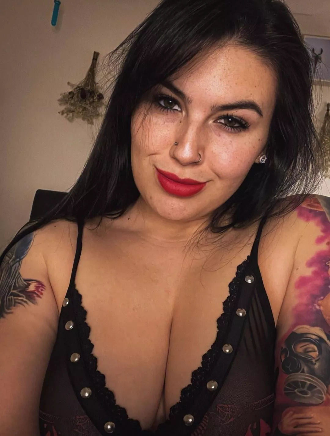 I can be your slut if you want me too