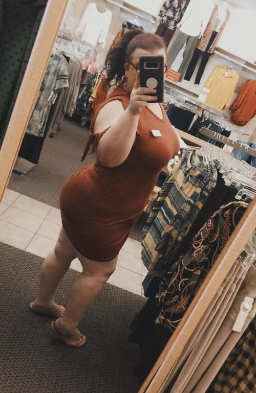 I love seeing customer reactions when I bend over 🫢