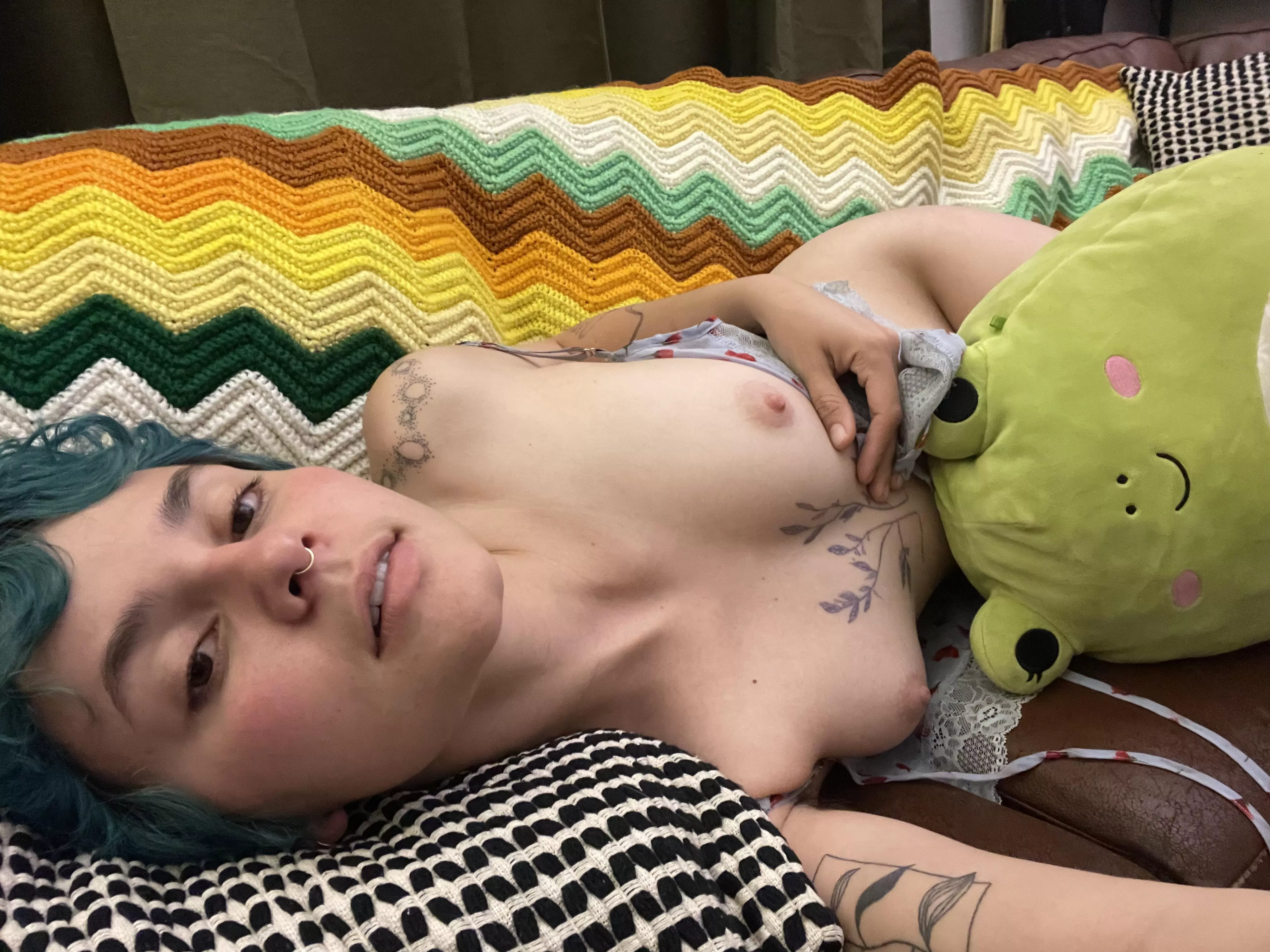 In need of cuddles and head 😌