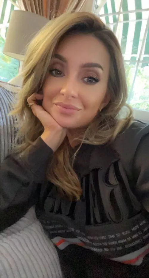 Let me give you some special attention !!